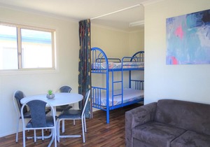 Moonta Bay Cabins - Cabin 4