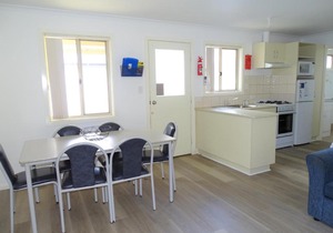 Moonta Bay Cabins - Cabin 12