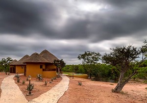 Mopane Bush Lodge