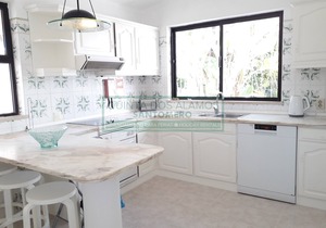 Moradia com piscina privada