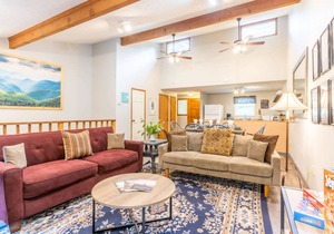 Mountain Home Near DollyWood HOT TUB, Games, sleeps 12!