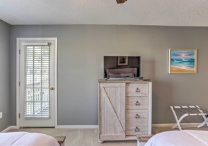 Myrtle Beach Condo w/Pool & Golf Course Views