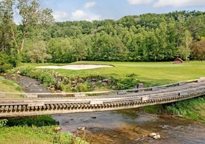 Nature Escape! 3 Amazing Units, Close to Ripley's Moving Theater, Kitchen, Pool