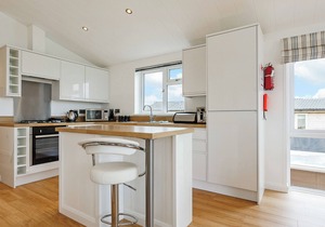 New in 2017. Spacious and luxurious lodge.