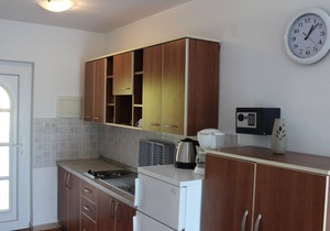 NEW LISTING! Vila Caska -ap6 - for 4 people- Zrce beach, pool, wifi, A/C