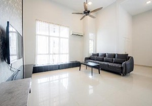 New Shamrock Beach Villas Seaview