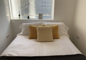 Newly Refurbished 2 Bedroom City Centre Apartment