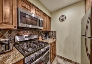 Newly Remodeled 2 Bedroom Townhome With Loft Townhouse