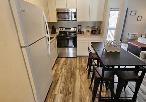 Newly Remodeled 3 bdrm Close to it All!