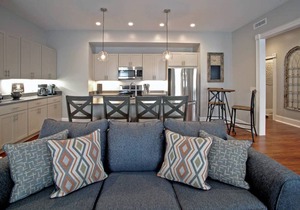 Newly Renovated 4 bed 3 bath & 2 Parking Spots