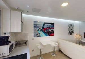 Newly renovated designer apartment with a large terrace and sea views