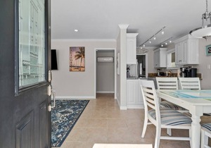 Newport Beach 1 bedroom, 1 bath + Sleeper Sofa Bed - Home/Beach/Garage/Patio