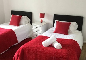 Nice 4 Bed house near Basildon Town Centre sleeps 8