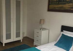 Nice 4 Bed house near Basildon Town Centre sleeps 8