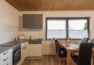 Nice apartment for 5 people with WIFI, TV, terrace and pets allowed