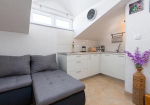 Nice Apartment In Kosljun With Wifi