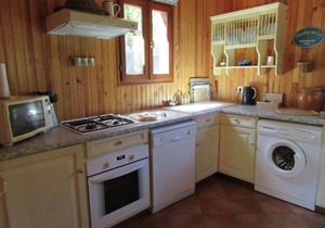 Nice chalet in the woods of the beautiful Dordogne
