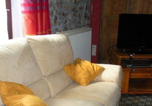 Nice gîte with private garden in Brûly-de-Pesche