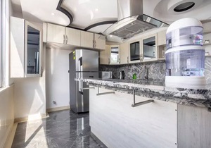 Nice Renovation! Perfect Location! A/C, Washer/Dryer, Fast net! Cable TV!