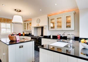 Nicholaston Cottage - Four Bedroom House, Sleeps 8