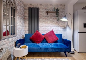 Night Stay - Alpha House