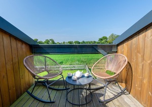 No.3 Long Barn - Three Bedroom House, Sleeps 6