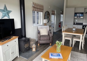 No.44 Beach House - 5min walk to the Beach!