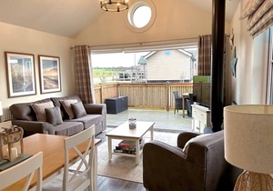 No.44 Beach House - 5min walk to the Beach!