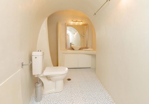 Noni studios family room