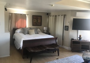 Ocean Beach Casita with hot tub, Ocean views & Garage!