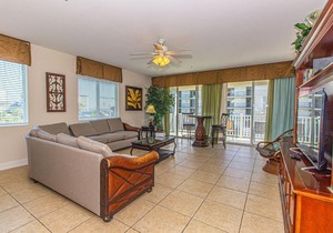 Ocean Breeze Luxury Villas 2C Across The Street From The Ocean! Sleeps 20 guests