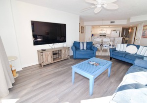 Ocean Drive. 4 bedroom 3 bath oceanfront condo. Sleeps 10.