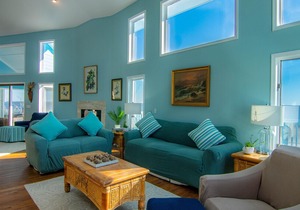 Ocean Front 3 Bedroom, 2 Bathroom Beach House with Breathtaking Views