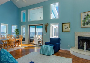 Ocean Front 3 Bedroom, 2 Bathroom Beach House with Breathtaking Views