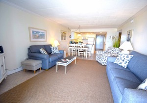 Ocean Hideaway 207-Oceanfront 18th St, Free WiFi, Elev, W/D, AC