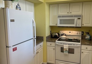 Ocean View Condo - Beach Front Pool and Hot tub!