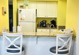 Ocean View Condo - Beach Front Pool and Hot tub!