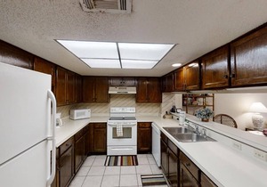 Ocean Villas 100: 3 bedroom condo with huge patio, 2 pools and beach access