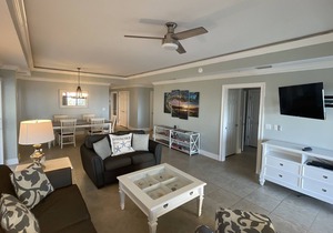 Oceanfront, 3 bedroom/bath, land transportation Included!