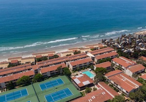 Oceanfront 3rd floor unit - Incredible view looking directly down to the beach