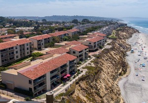 Oceanfront 3rd floor unit - Incredible view looking directly down to the beach