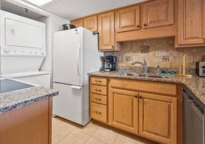 Oceanfront condo w/4th floor sundeck, pool, kids' pool in North Myrtle Beach