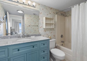 Oceanfront condo w/4th floor sundeck, pool, kids' pool in North Myrtle Beach