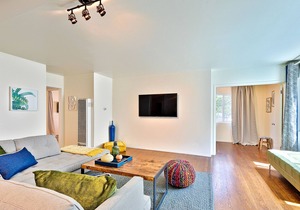 Oceanfront condo with amazing views, steps to beach & walkable location