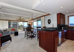 Oceanfront Corner Unit - #201 - Panoramic Ocean View - Over 165 "5" star reviews