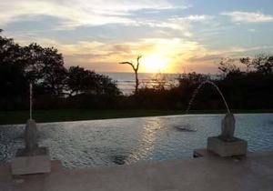 ★Oceanfront★ Easy Beach Access, Ocean & Sunst View