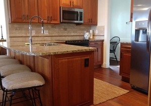 Oceanfront. Golf cart included with booking. Pool is OPEN!