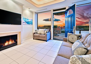 Oceanfront home with private hot tub, stunning views, fireplace, patio & grill