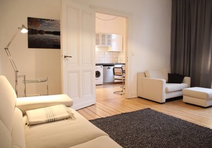 Old belly arms: Fully furnished 2.5 room apartment in Trendviertel