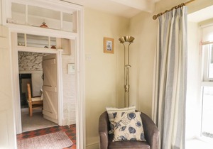 OLD POST COTTAGE, pet friendly, with open fire in St. Ishmaels